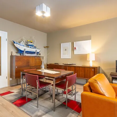 Διαμέρισμα With A Beautiful Terrace And Sea View *